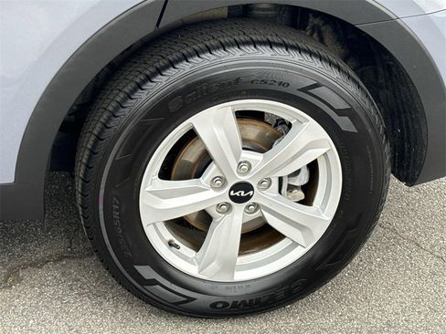 Used 2022 Kia Sorento LX image 38