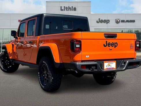 New 2025 Jeep Gladiator Sport image 5