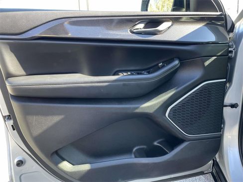 Used 2021 Jeep Grand Cherokee L Laredo image 15