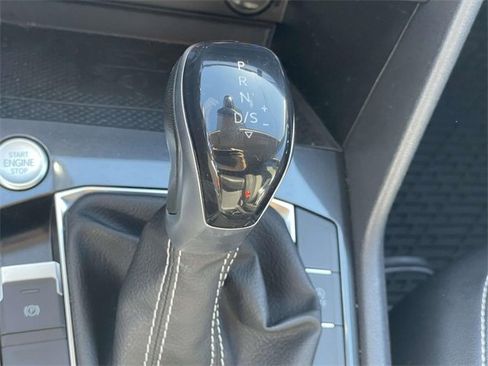 Used 2022 Volkswagen Tiguan SE image 24