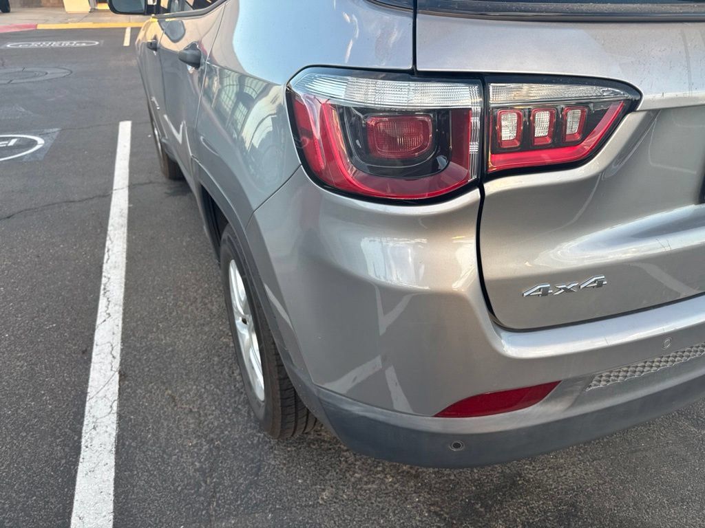Used 2018 Jeep Compass Sport w/ Tech Group AWD/4WD image 6