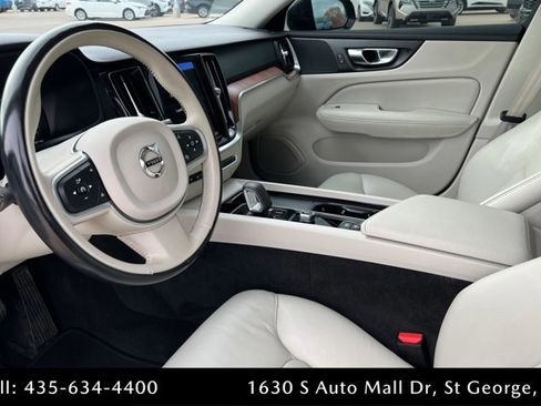Used 2022 Volvo S60 B5 Momentum w/ Premium Package image 15