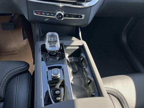 New 2026 Volvo XC90 T8 Ultra w/ Lounge Package image 32