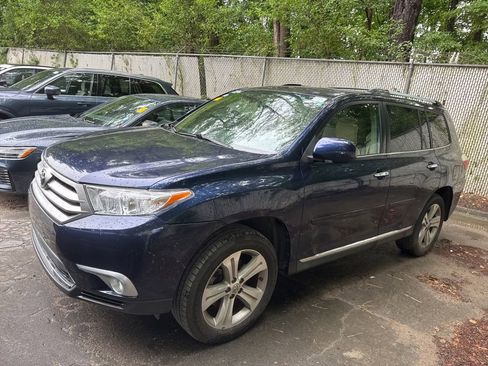 Used 2012 Toyota Highlander Limited w/ Tow Pkg AWD/4WD image 4
