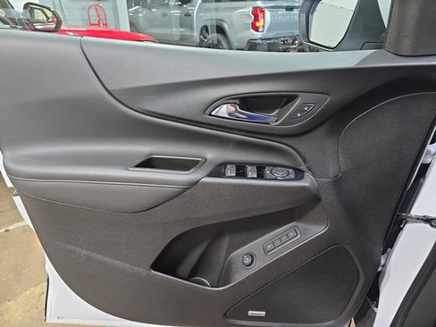 Used 2024 Chevrolet Equinox Premier AWD/4WD image 29