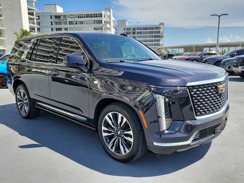 Used 2025 Cadillac Escalade Premium Luxury w/ Touring Package AWD/4WD image 8