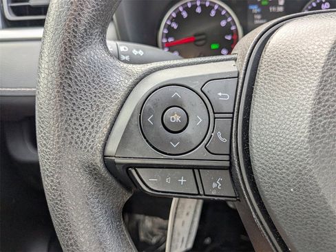 Used 2022 Toyota RAV4 XLE image 21