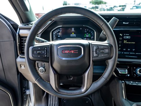 Used 2024 GMC Sierra 2500 AT4 w/ AT4 Premium Plus Package image 18