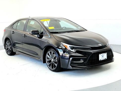 Used 2024 Toyota Corolla SE FWD image 7