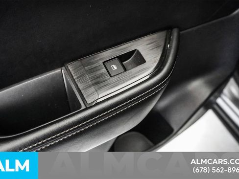 Used 2024 Nissan Rogue SV image 51