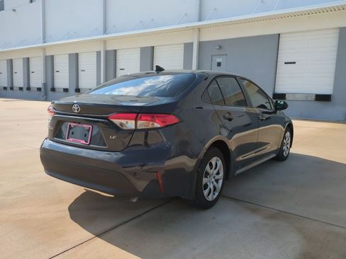 Used 2025 Toyota Corolla LE FWD image 5