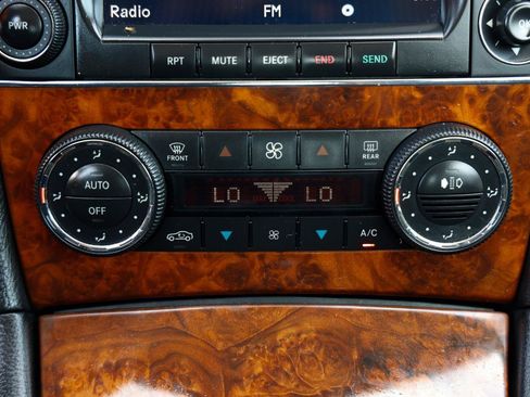 Used 2009 Mercedes-Benz CLK 350 Cabriolet image 27