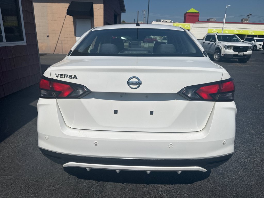 Used 2020 Nissan Versa S FWD image 4