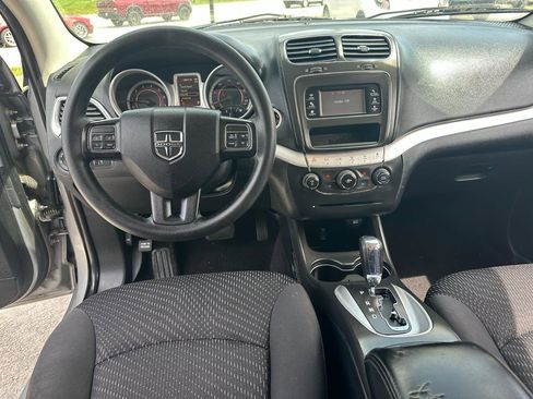 Used 2017 Dodge Journey SXT w/ Comfort/Convenience Group FWD image 15
