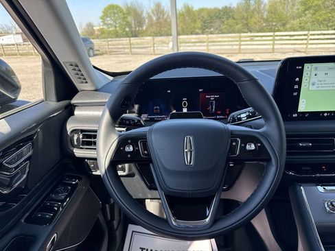 New 2026 Lincoln Aviator AWD image 14