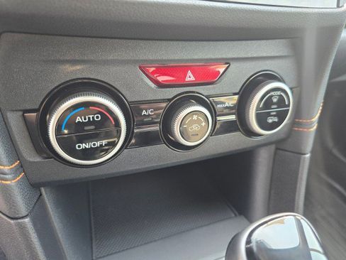 Used 2022 Subaru Crosstrek 2.0i Premium w/ Moonroof Package image 36