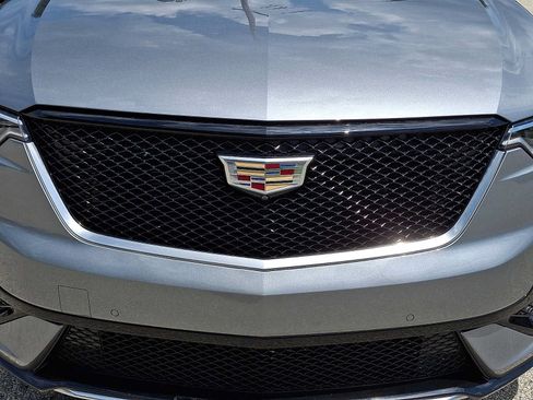 Certified 2023 Cadillac XT6 Sport w/ Technology Package AWD/4WD image 9