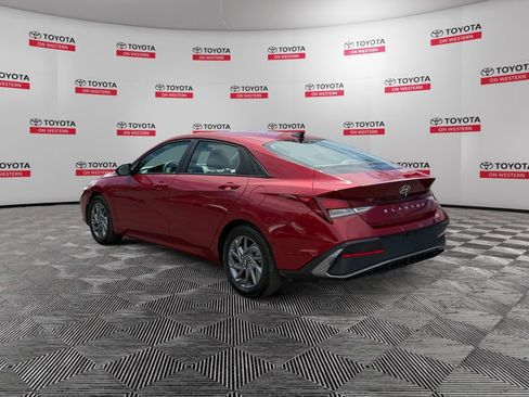 Used 2024 Hyundai Elantra SEL FWD image 7