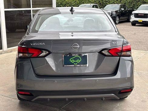 Used 2025 Nissan Versa SV FWD image 4