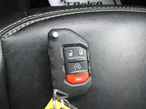 Used 2021 Jeep Wrangler Unlimited Sahara w/ Cold Weather Group image 22