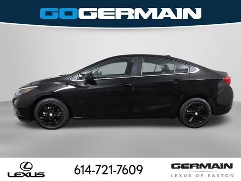 Used 2018 Chevrolet Cruze LT w/ Convenience Package image 12