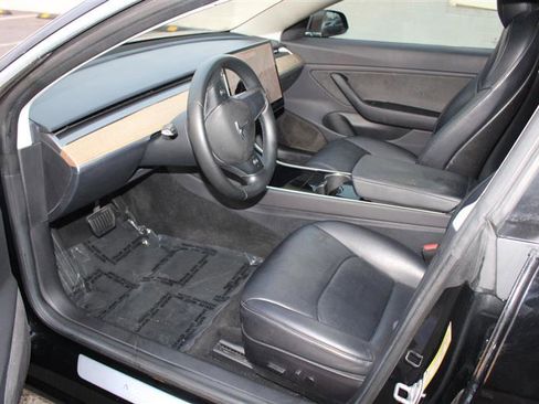 Used 2018 Tesla Model 3 Long Range image 10