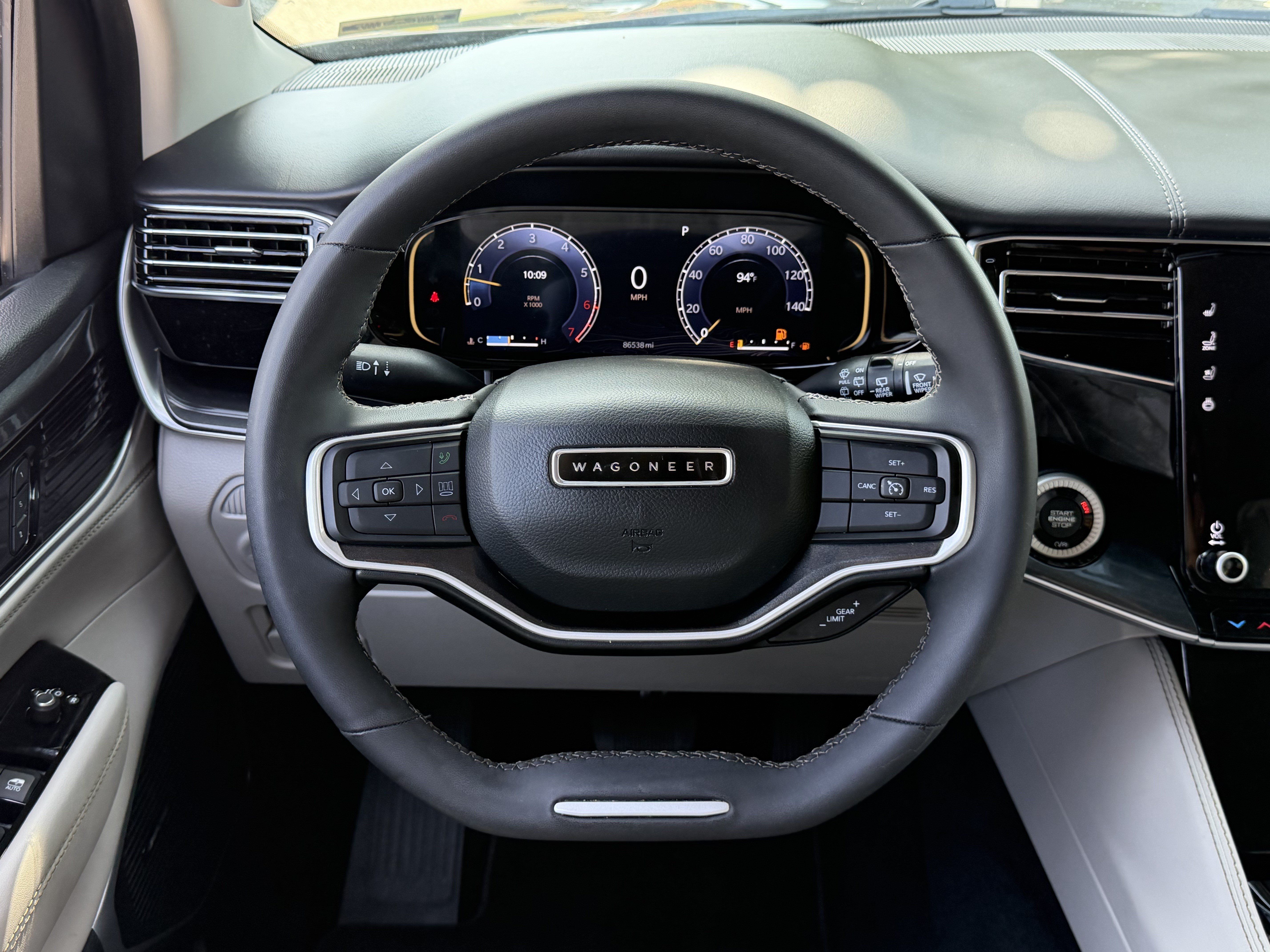 Used 2023 Jeep Wagoneer 2WD w/ Premium Group I image 17