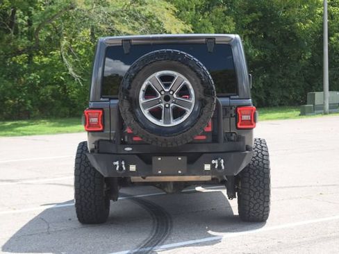 Used 2019 Jeep Wrangler Unlimited Sahara AWD/4WD image 22