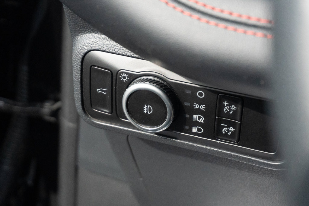 Used 2025 Ford Explorer ST-Line RWD image 25