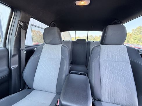 Used 2022 Toyota Tacoma TRD Off-Road image 35