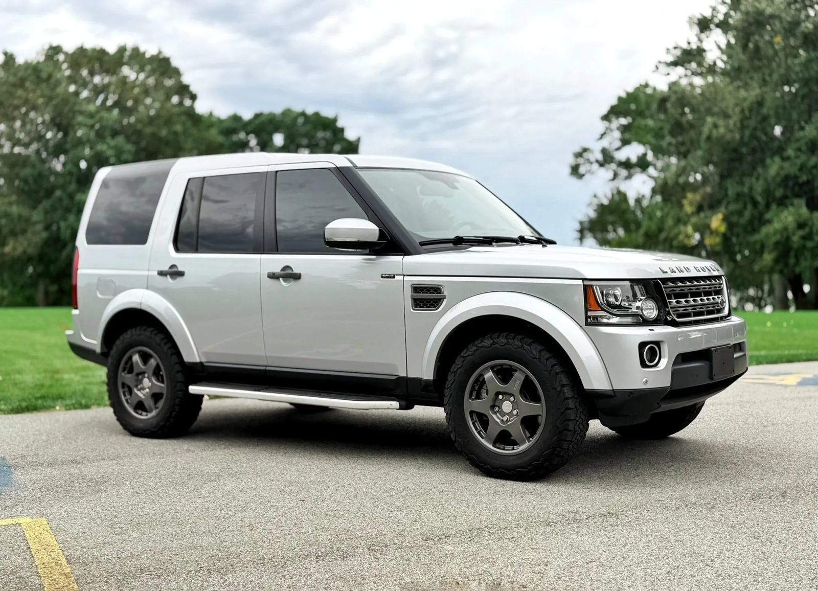 Used 2016 Land Rover LR4 HSE AWD/4WD image 3