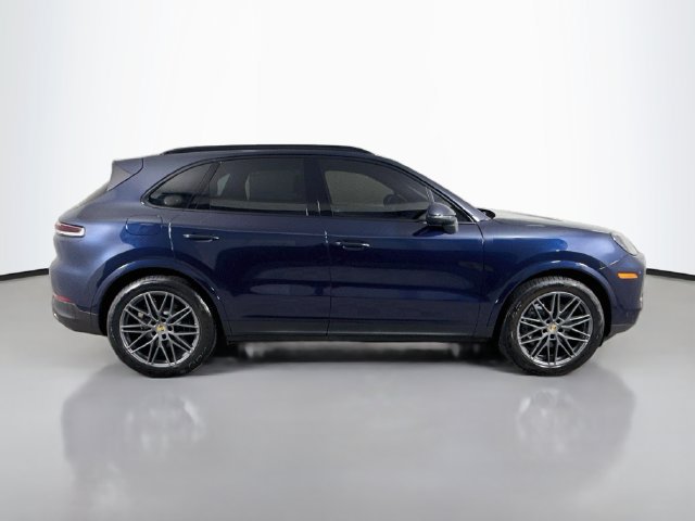 Used 2024 Porsche Cayenne AWD/4WD image 11