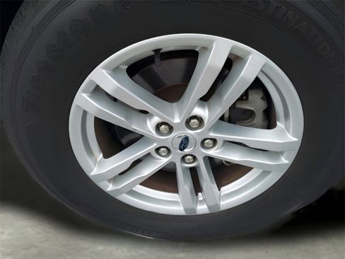 Used 2023 Ford Explorer XLT w/ Equipment Group 202A image 12