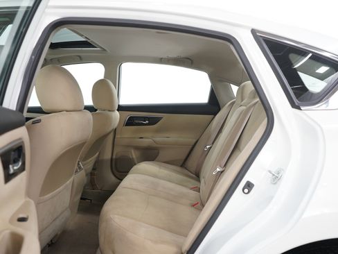 Used 2014 Nissan Altima 2.5 SV w/ Convenience Package image 16