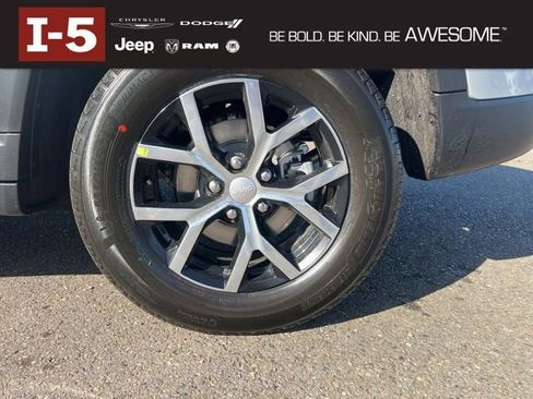 New 2025 Jeep Grand Cherokee Limited w/ Luxury Tech Group II image 4