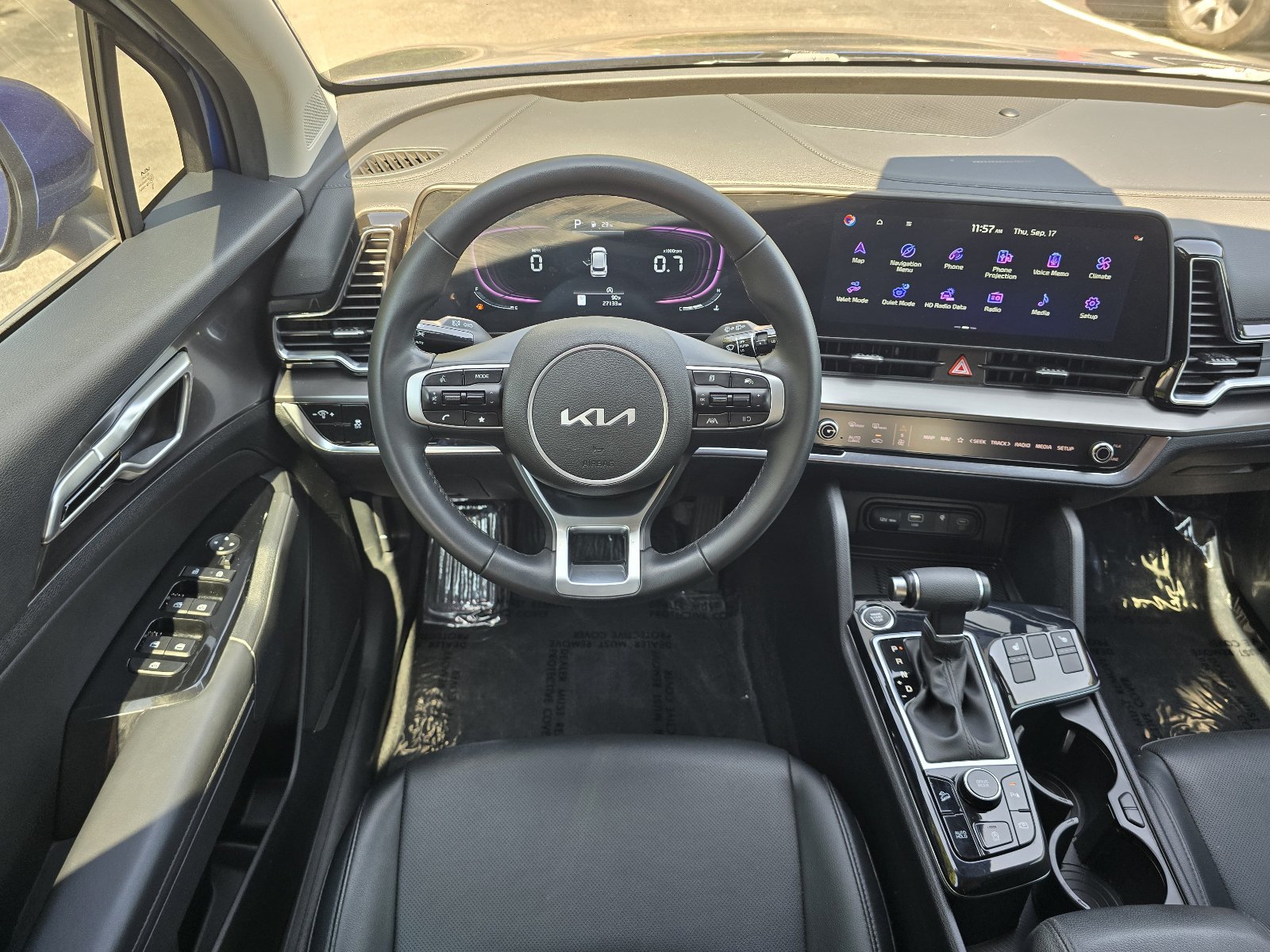 Used 2025 Kia Sportage EX FWD image 12
