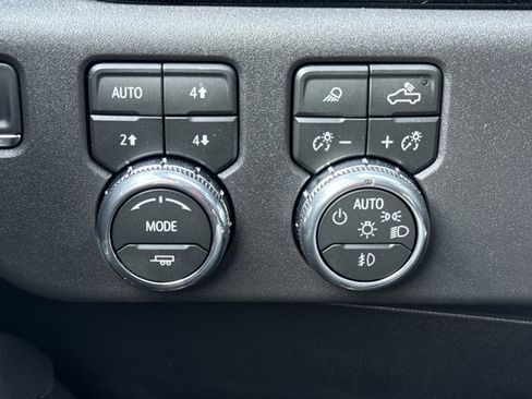 New 2026 GMC Sierra 1500 SLT image 25