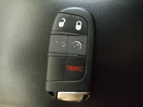 Used 2018 Dodge Journey SE w/ Connectivity Group FWD image 32