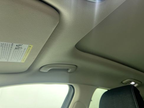 Used 2023 Genesis Electrified GV70 Advanced image 18