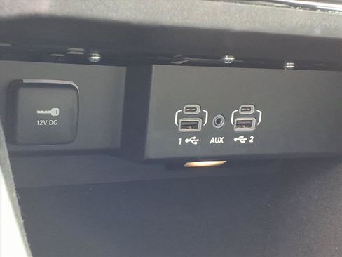 Used 2023 Jeep Wagoneer 4WD image 8