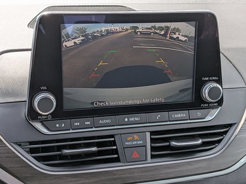 Used 2024 Nissan Altima 2.5 SV FWD image 23