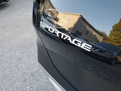 Certified 2025 Kia Sportage LX image 8