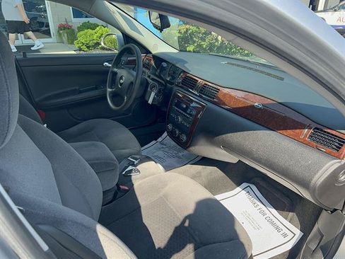 Used 2011 Chevrolet Impala LS FWD image 13