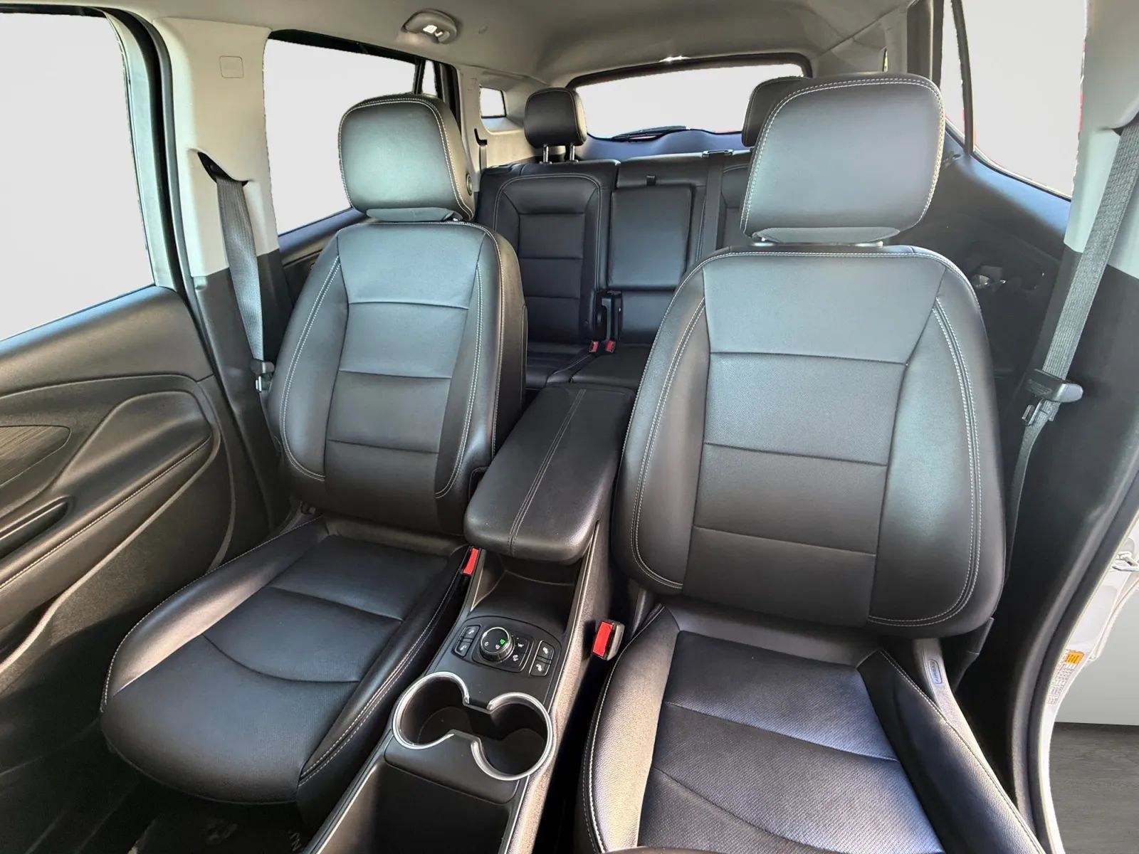Used 2022 GMC Terrain SLT w/ LPO, Floor Liner Package AWD/4WD image 13