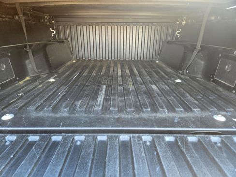 Used 2017 Toyota Tacoma TRD Off-Road w/ Tow Package RWD image 11