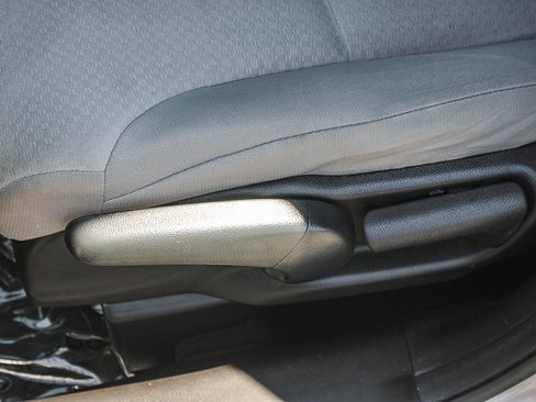 Used 2016 Honda CR-V LX image 22