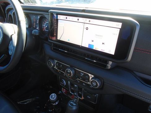 Certified 2024 Jeep Wrangler Unlimited Rubicon image 14