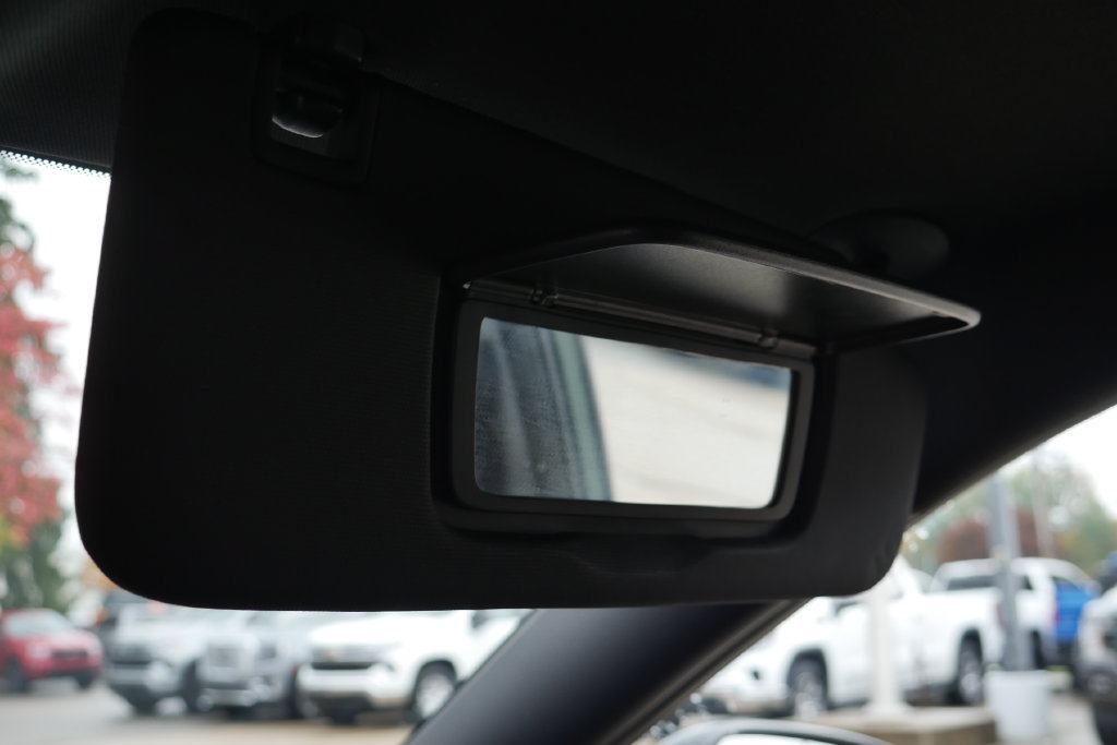 Used 2024 Chevrolet Trax RS FWD image 17