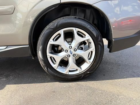 Used 2017 Subaru Forester 2.5i Touring AWD/4WD image 42