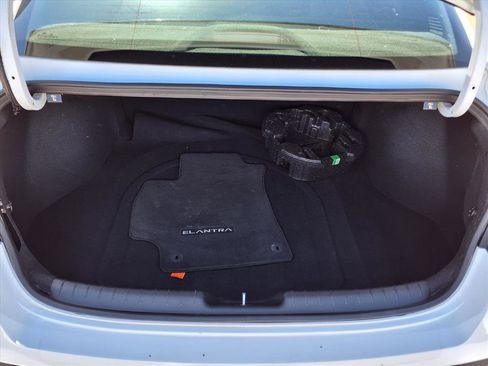 Used 2025 Hyundai Elantra Sport image 10